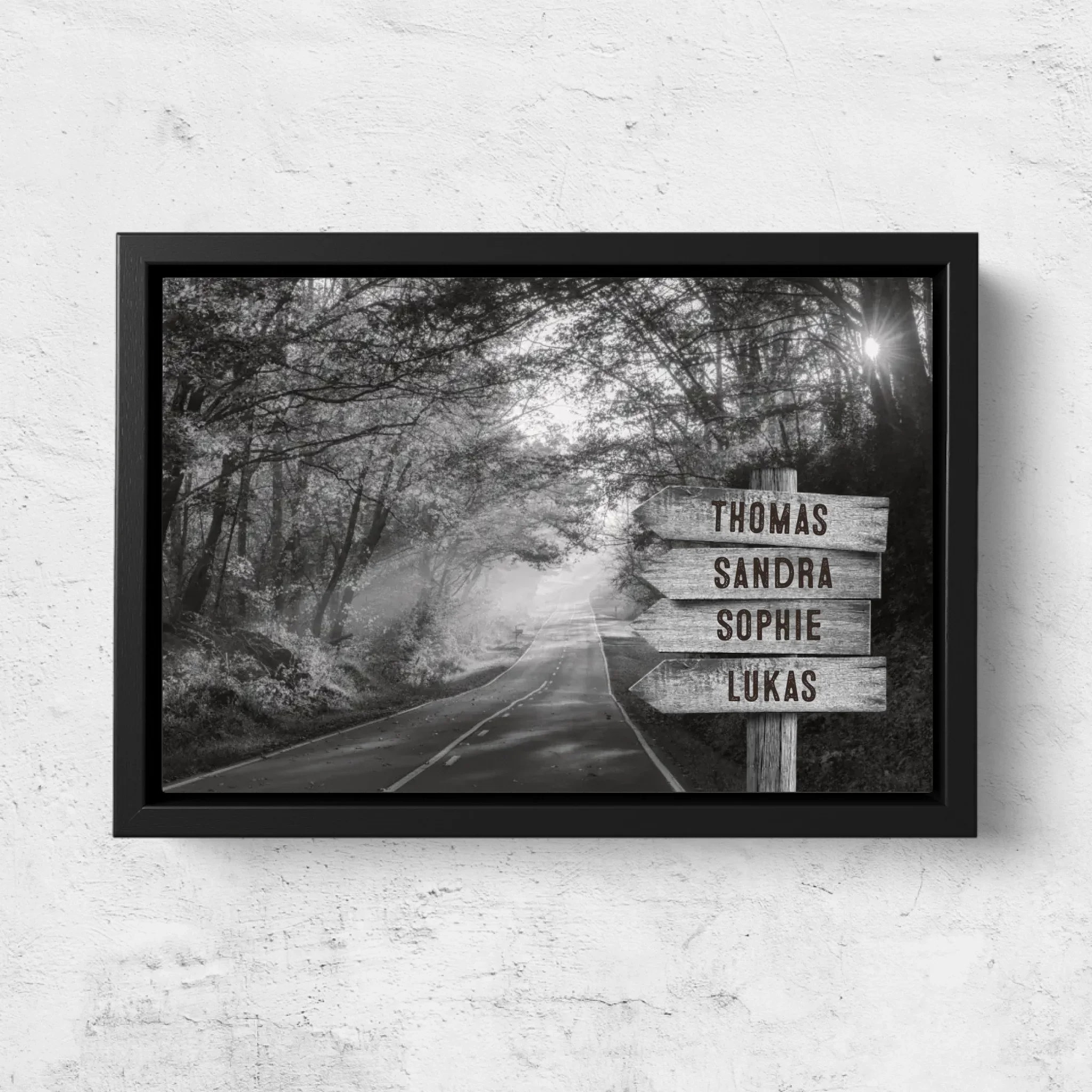 Personalisierte Leinwand "Wegweiser am Waldweg" - Image 5