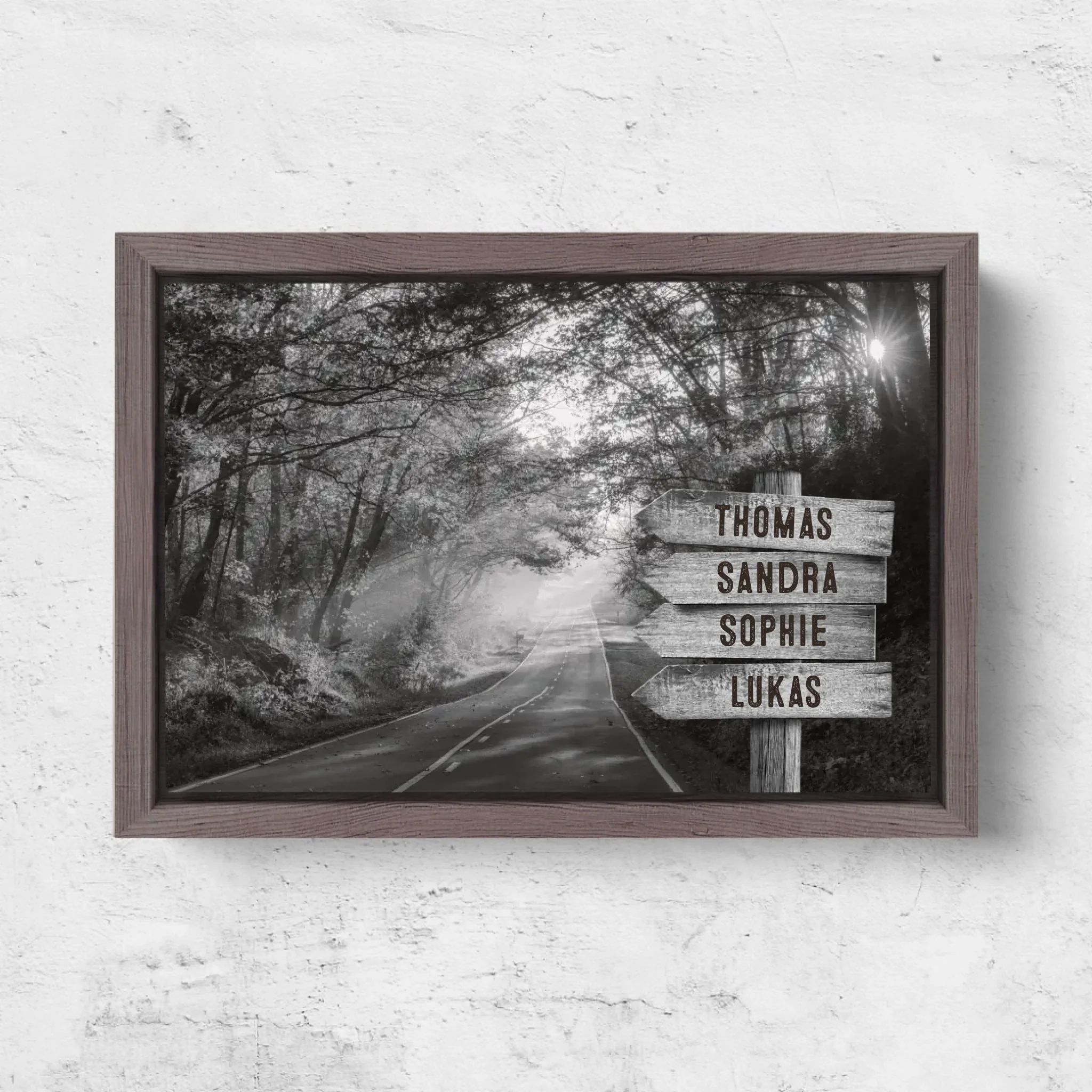 Personalisierte Leinwand "Wegweiser am Waldweg" - Image 6